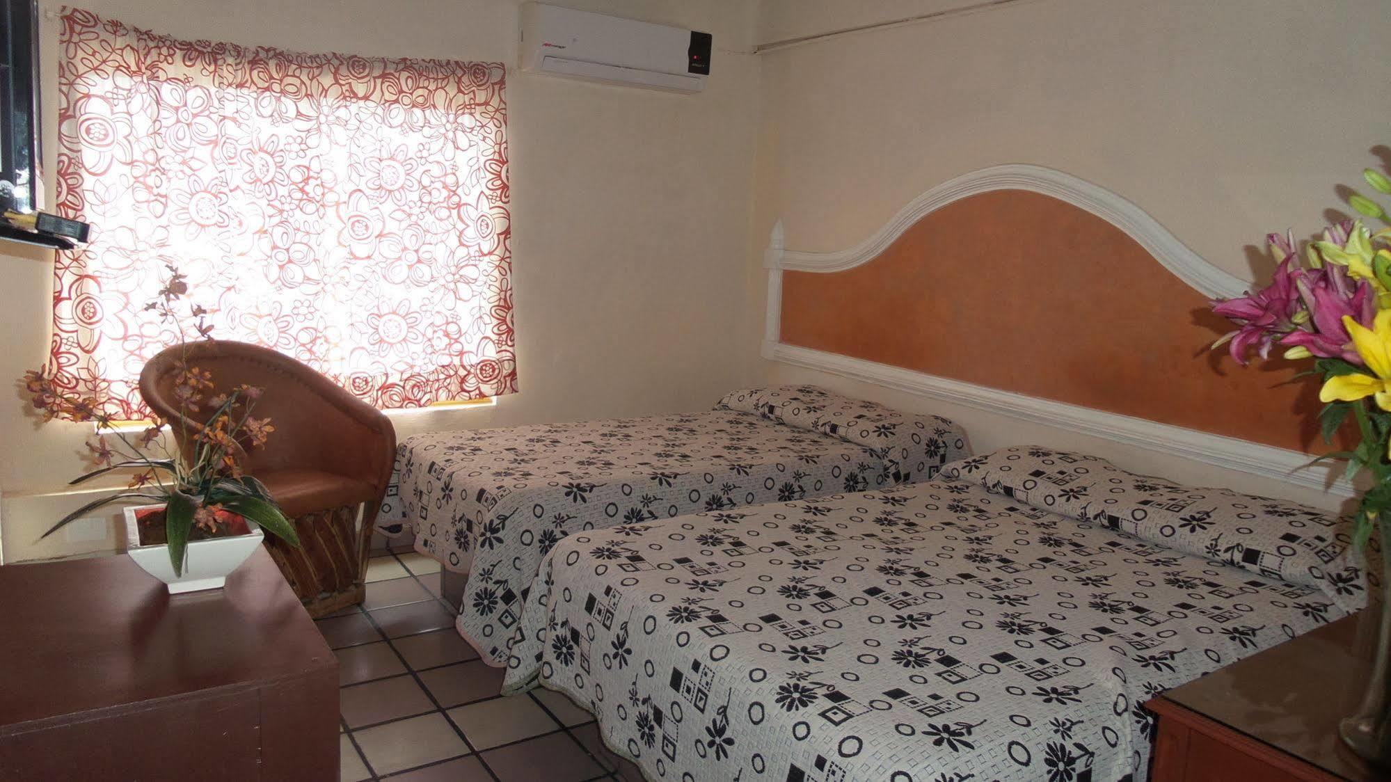 Hotel Del Valle Los Mochis Extérieur photo